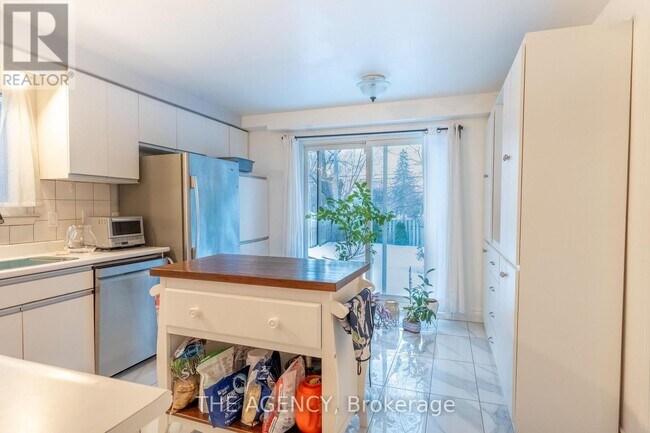 Photo - 65 Cloverdale Dr