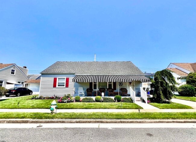 Photo - 411 N Delavan Ave