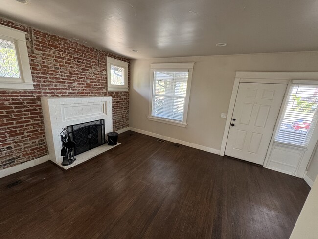 Photo - 3500 N Race St