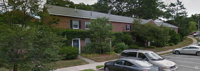 Building Photo - 113 Thornton Rd Unit 1 Rental
