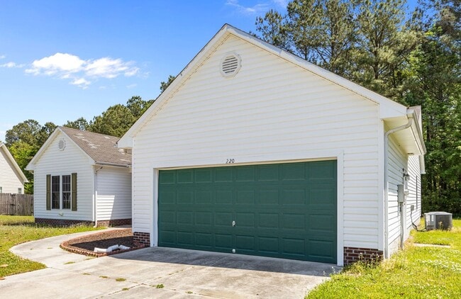 Building Photo - Welcome to Raintree!