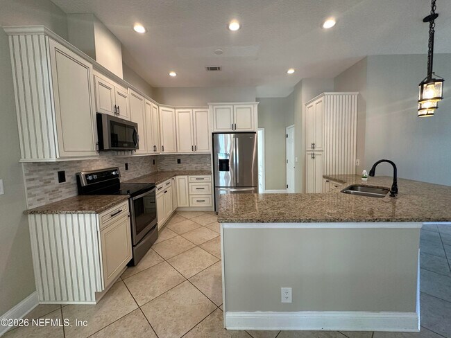 12770 Camellia Bay Dr W