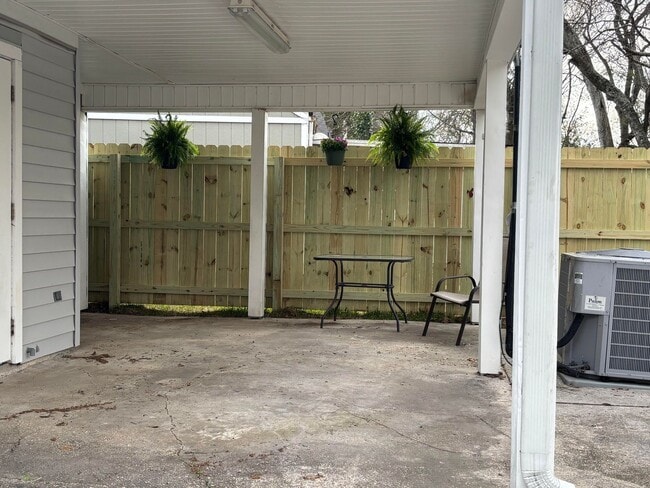 Photo - 326 Stoney Creek Ave