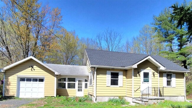 Photo - 1084 NY-17K