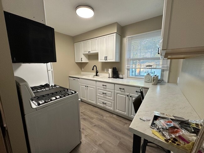 Photo - 90 Silliman St Unit 90 Silliman St