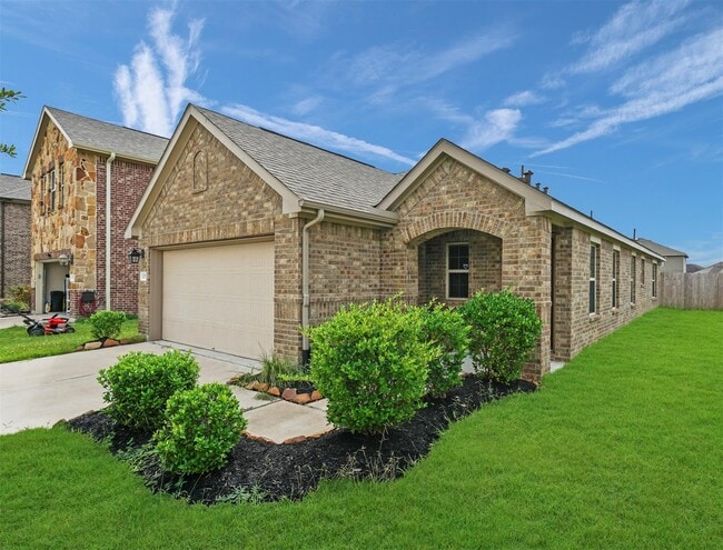 Photo - 20751 Winghaven Dr