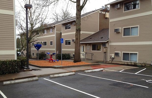 Crestview Court Apartments - Crestview Court Apartments