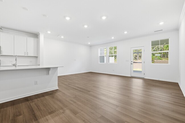 216 Deercroft Dr