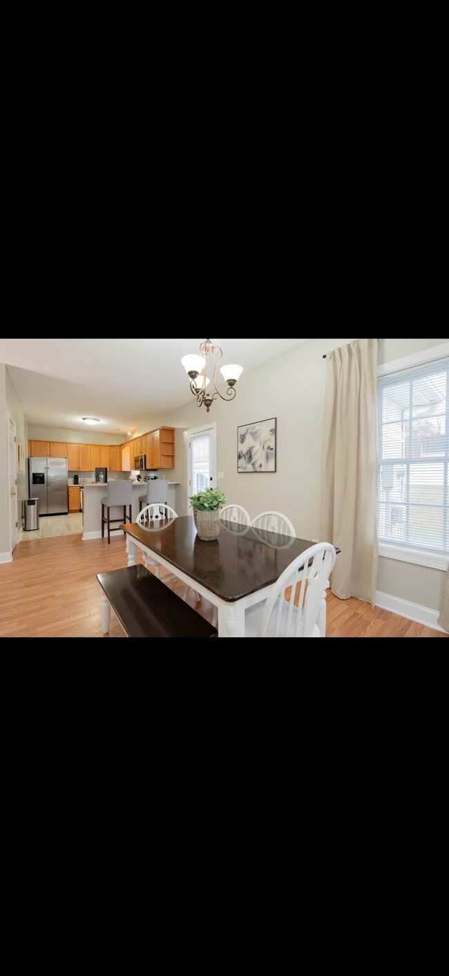Photo - 102 Wyndpark Cir