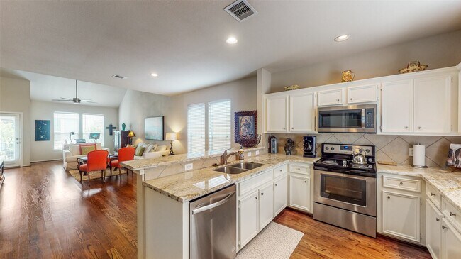 Photo - 1321 Paige St