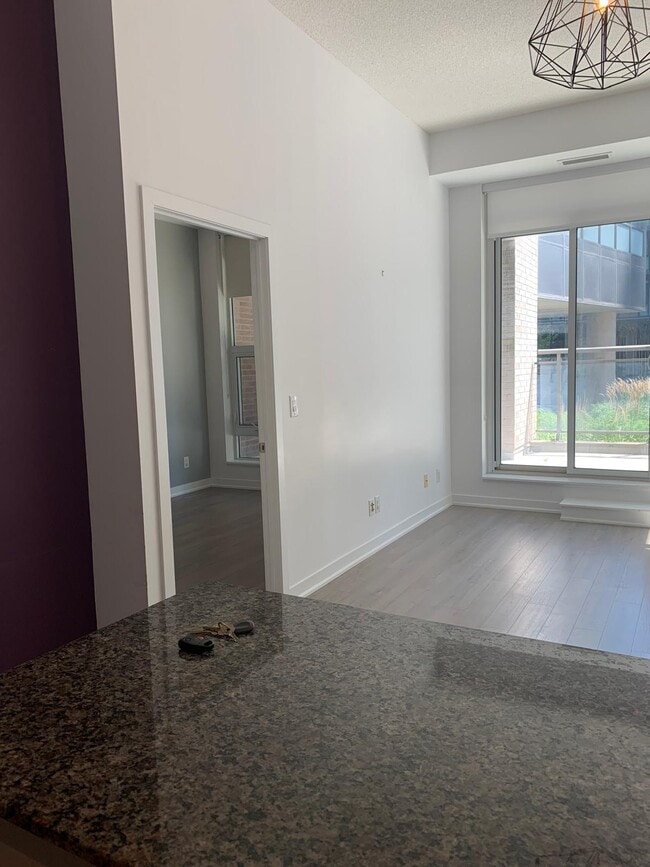 Building Photo - 85 Duke St W Unit 103