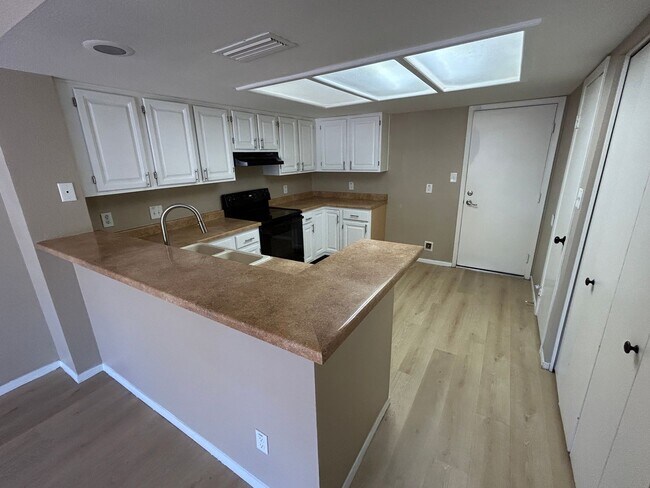 Photo - 521 E Kristal Way