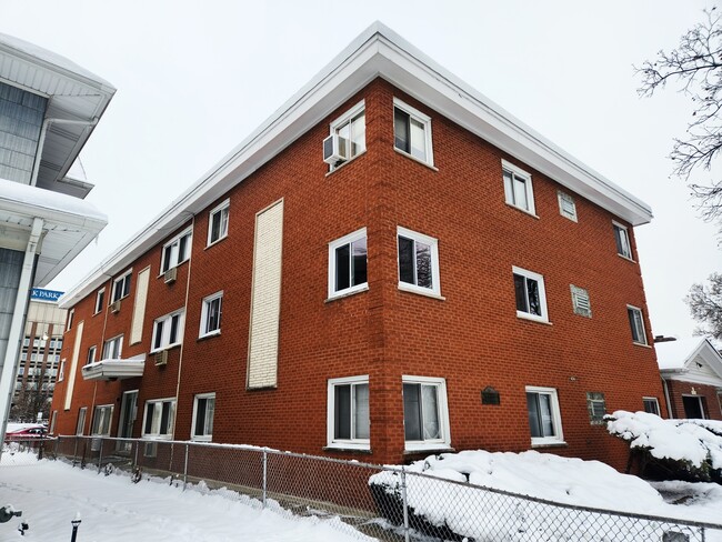 Building Photo - 424 Elgin Ave Unit 1