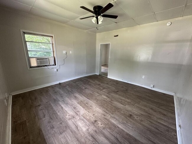 Photo - 315 W Hickory St