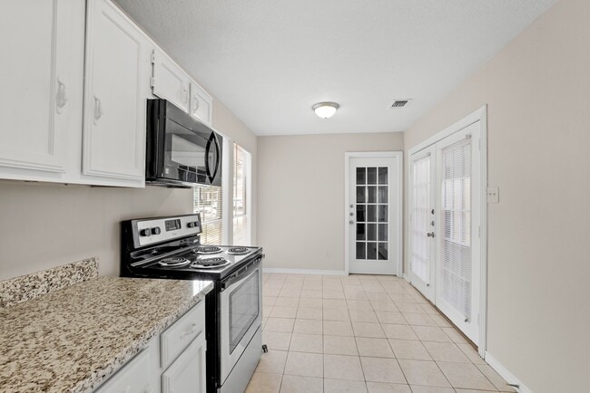 Photo - 17514 Lobo Trail
