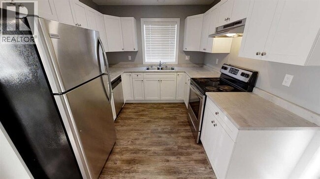 Photo - 9522-9112 112 Ave