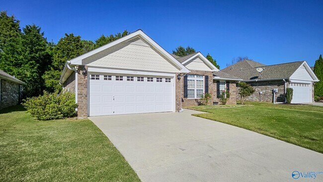 Photo - 111 Artesian Ln NW