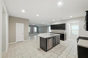 Photo - 16745 Portage St