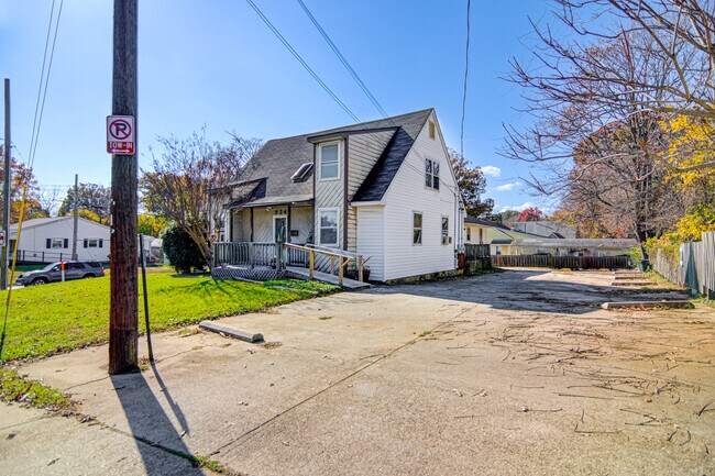 Photo - 924 Merritt Dr