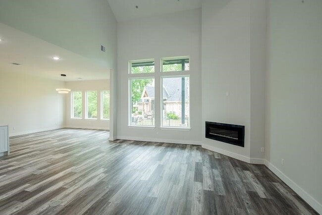 Photo - 216 Monterrey Rd W