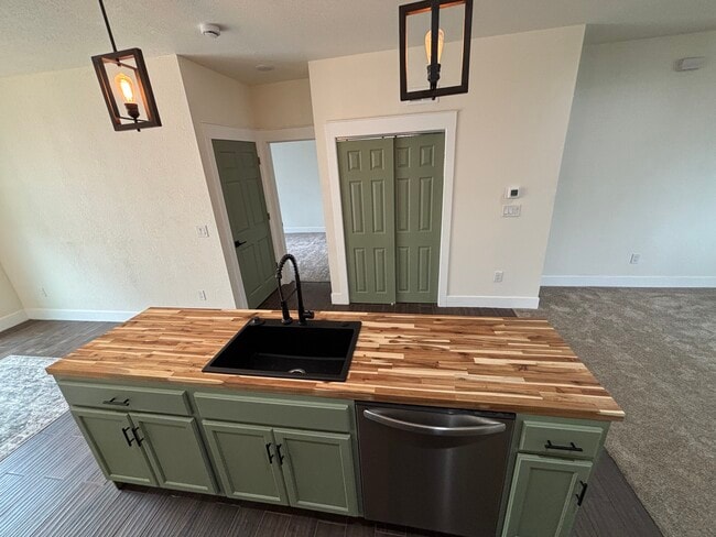 Photo - 2921 Decatur St