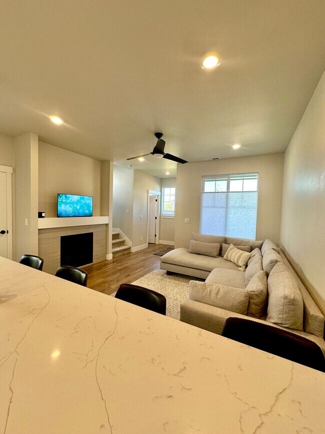 Photo - 3801 NE Eagle Rd House