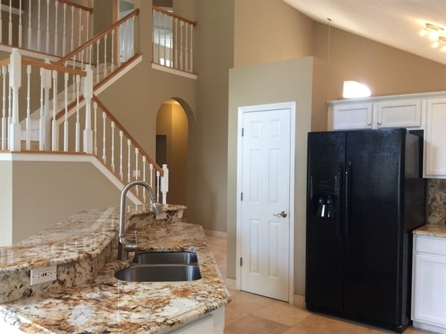 Photo - 636 Darkwood Ave