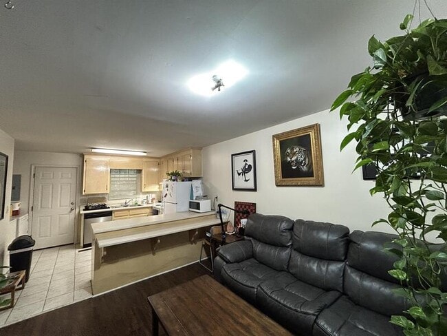 Photo - 204 Calhoun St