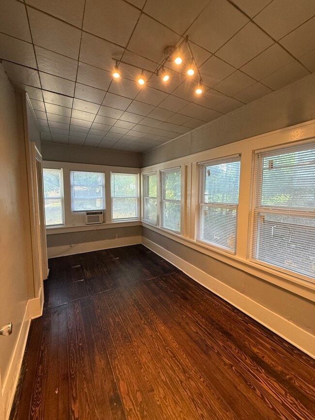 Photo - 1506 W Bowen Pl
