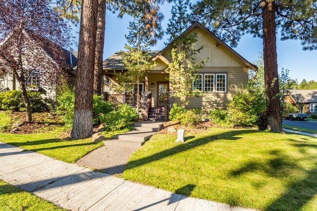 Building Photo - Century Drive Retreat Home - Minutes to Mt...