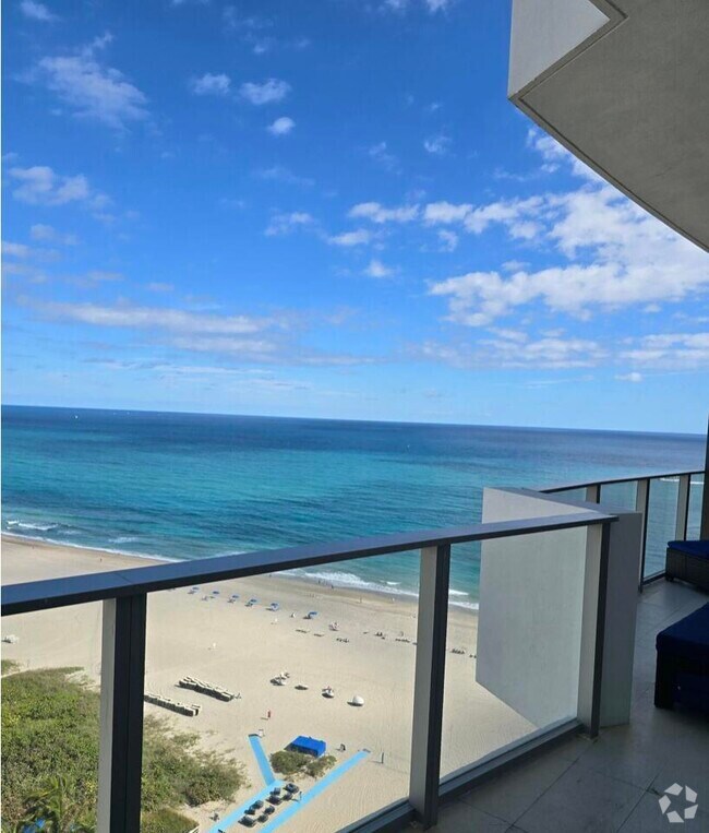 Building Photo - 3100 N Ocean Dr Unit 1801 Rental