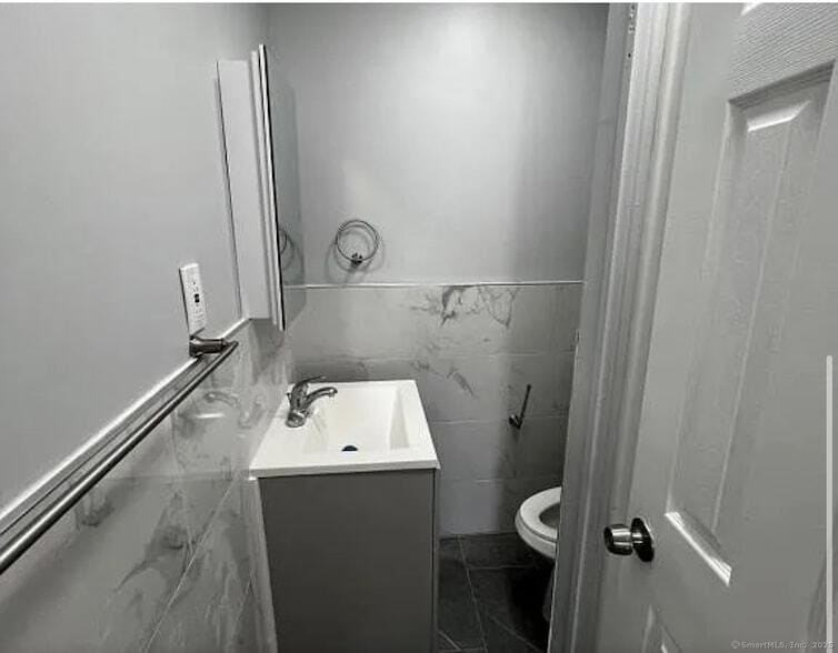 Photo - 639 Barnum Ave Unit 1R