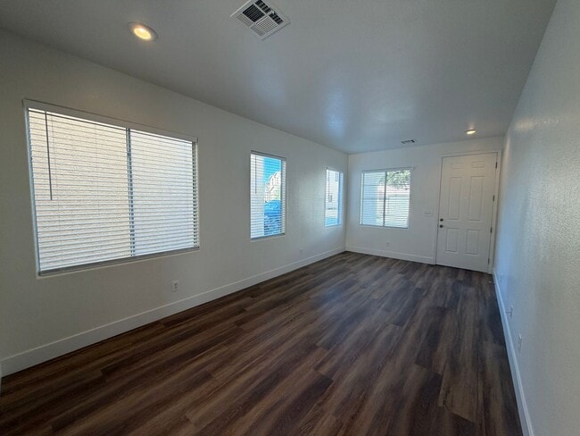 Photo - 4-bedroom, 2.5-bathroom home Henderson 89052