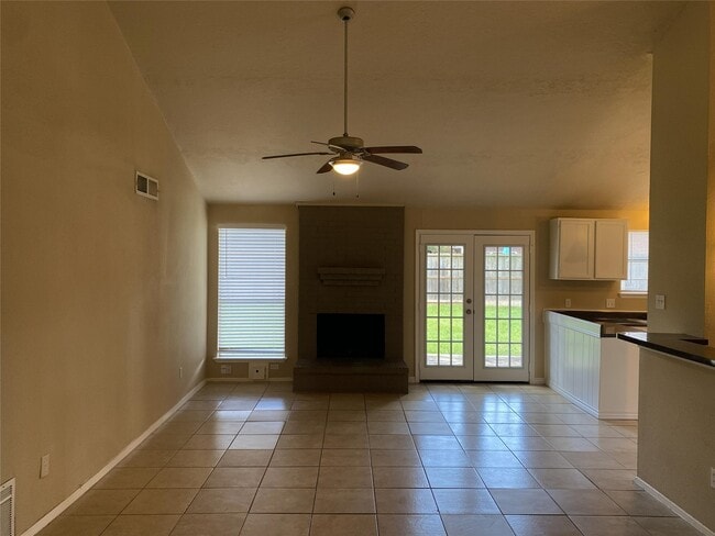 Photo - 623 Old Colony Dr