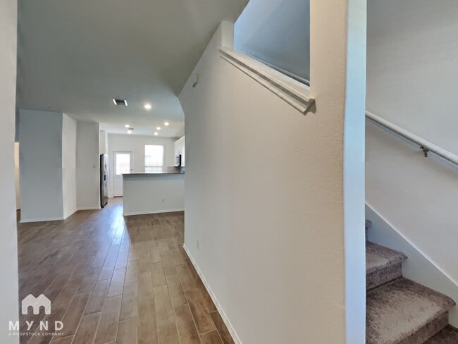 Photo - 332 Redonda Dr