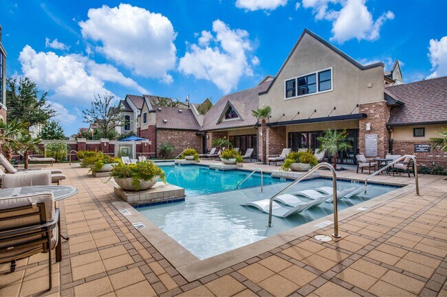 One -, Two-, and Three-Bedroom Apartments in Flower Mound - Park Central at Flower Mound