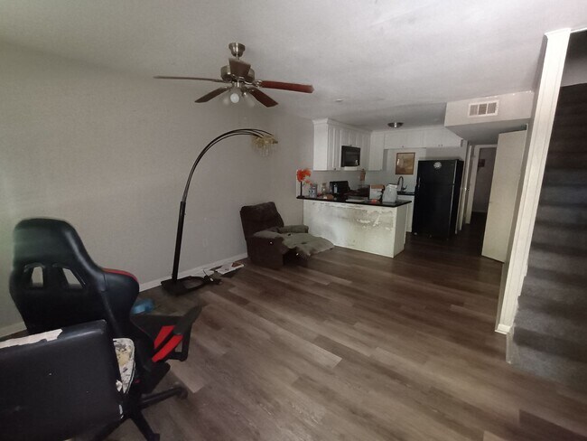 Photo - aya2467 Unit 9