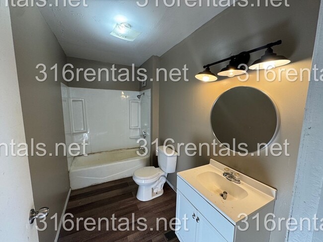 Photo - $950 - 3 bed 1 bath - Single Family Home