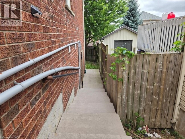 Photo - 709 Windflower Crescent