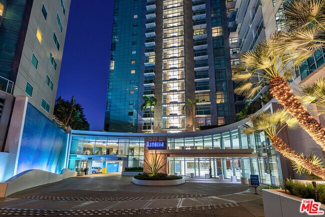 Photo - 13700 Marina Pointe Dr Unidad 509 Rental