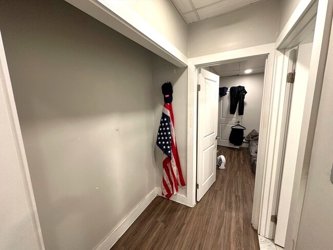 Photo - 10 Otis Pl Unidad 3