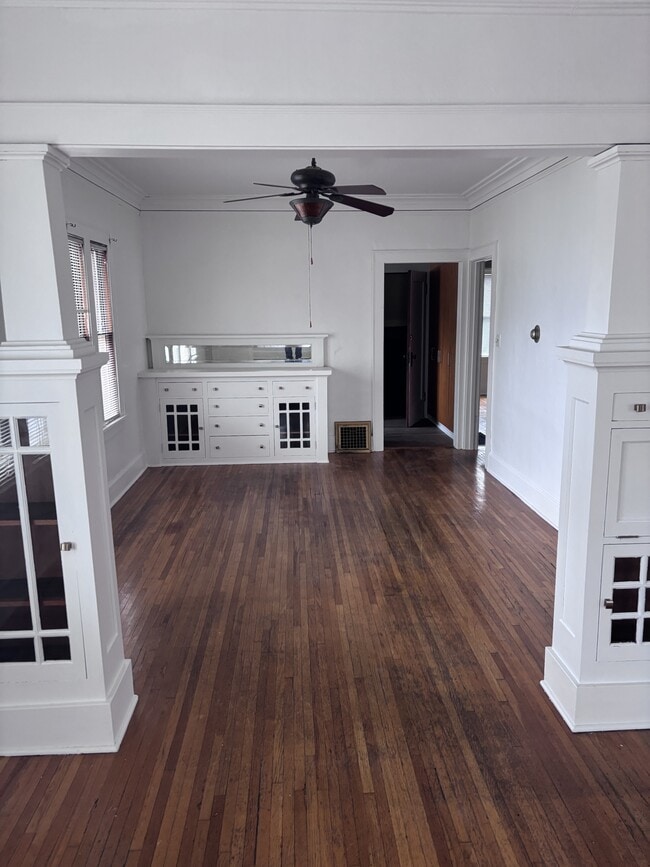Photo - 710 W Thrush Ave