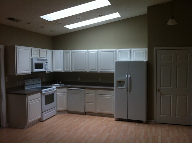 Photo - 105 Prall St Unidad 302 303 304