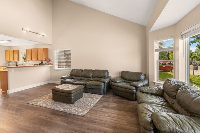 Photo - 306 Golden Valley Dr