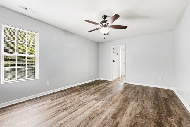 Photo - 211 Turner St