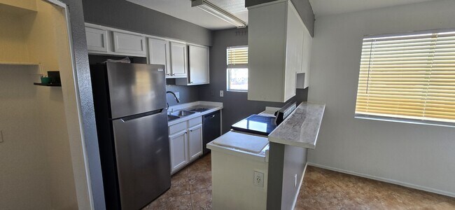 1581 E Southern Ave Unidad 4