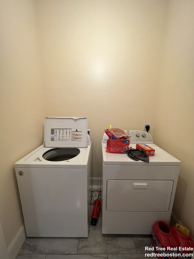 Photo - 142 Tremont St Apartments Unit 1
