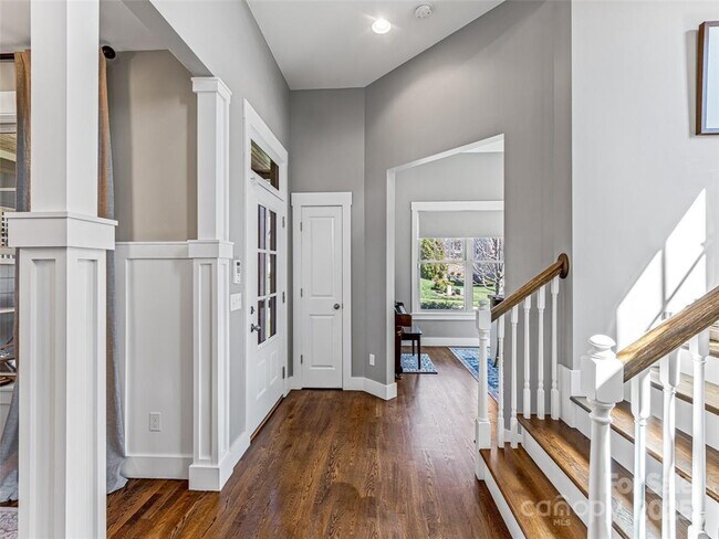 Photo - 61 Barnrock Dr