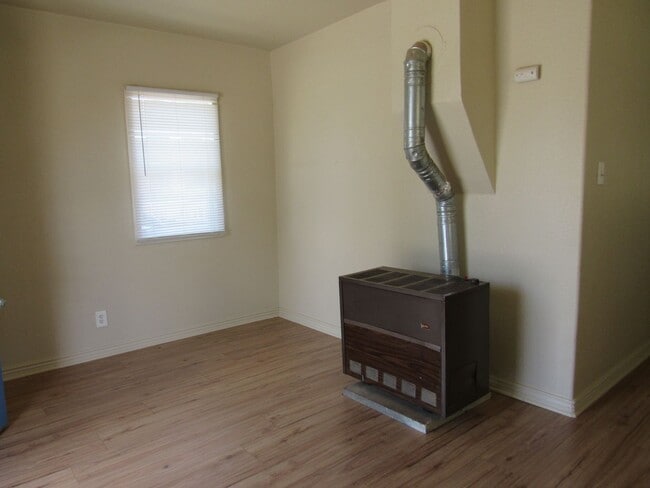 Photo - Cozy 2 Bedroom Cottage