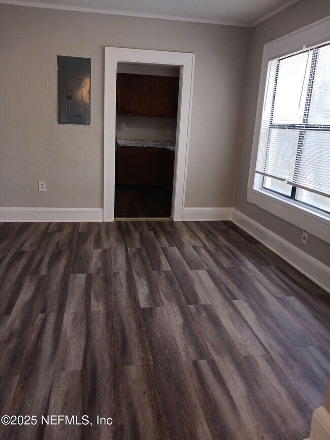 Photo - 110 E 15th St